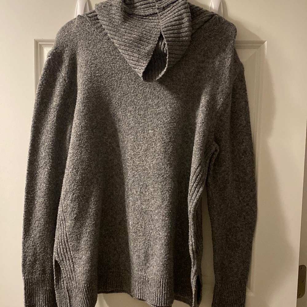 Women’s Sweater